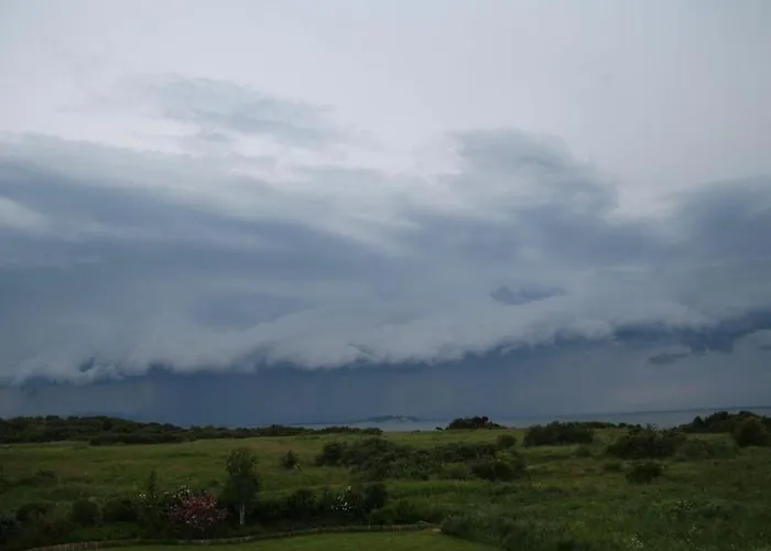 In With Swimming Pool Holiday home Dranske